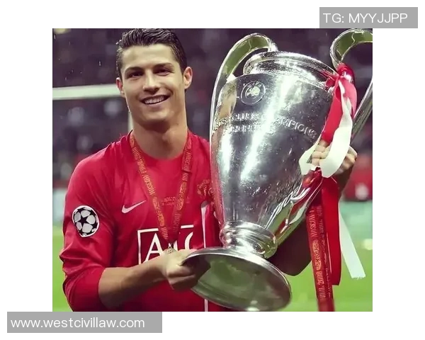 曾以足球荣膺冠军的传奇球星们，他们的辉煌成就与难忘瞬间